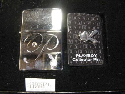 Zippo set Playboy accendino + spilla