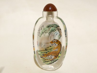 Tabacchiera in vetro cinese